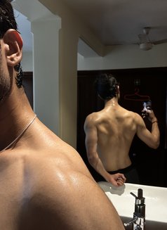 Sid - Male escort in Pune Photo 4 of 6