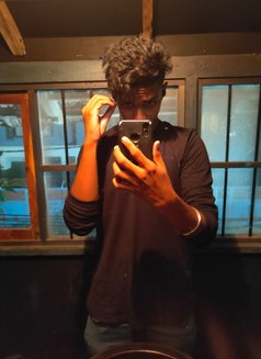 Sid - Male escort in Al Manama Photo 2 of 4