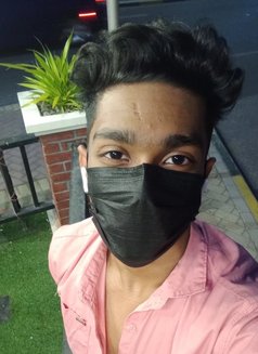 Sid - Male escort in Al Manama Photo 3 of 4