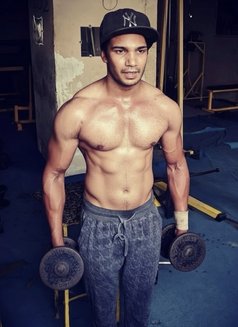Sid - Acompañantes masculino in Al Manama Photo 3 of 7