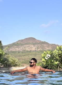 Sid69 - masseur in Mumbai Photo 1 of 4