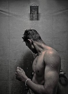 Sidd - Male escort in Pune Photo 2 of 3