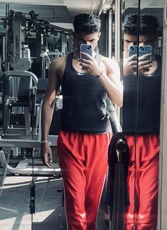 Sidd - Male escort in Pune Photo 3 of 3