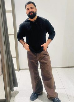 Siddharth Handsome Guy in Delhi Ncr - Male escort in New Delhi Photo 5 of 5