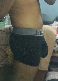 Siddharth - Acompañantes masculino in New Delhi Photo 1 of 2