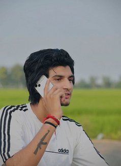 Siddharth - Male escort in New Delhi Photo 3 of 4