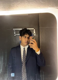 Siddharth - Male escort in New Delhi Photo 1 of 7