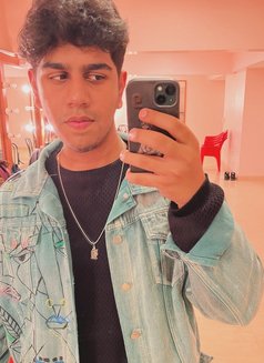 Siddharth - Male escort in New Delhi Photo 2 of 7