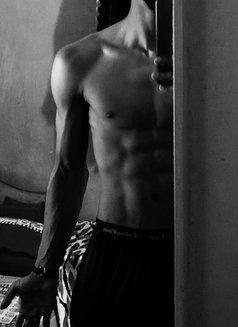 Siddharth (Only For Females & Couples) - Acompañantes masculino in New Delhi Photo 2 of 4