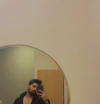 Sidharth - Male adult performer in New Delhi