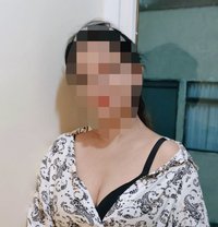 Sidhi(webcam & Realmeet) - puta in Hyderabad Photo 1 of 1
