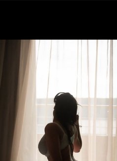 Sidra - escort in Beirut Photo 2 of 3