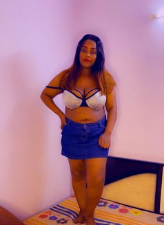 Charming Sienna - escort in New Delhi Photo 5 of 9