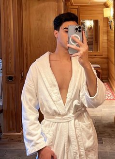 Sifo - Acompañantes masculino in Muscat Photo 1 of 2