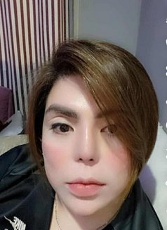 Sih - Transsexual escort in Kuwait Photo 4 of 5