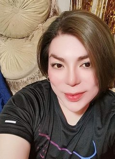 Sih - Acompañantes transexual in Kuwait Photo 14 of 15