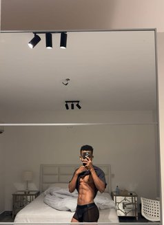 Siji - Male escort in Riyadh Photo 3 of 3