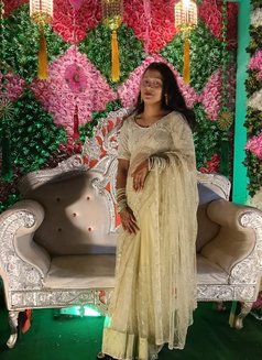 Sila - escort in Chennai Photo 3 of 6