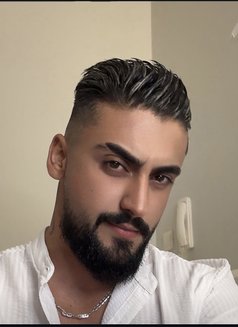 Silent Charm - Acompañante masculino in Dubai Photo 1 of 3