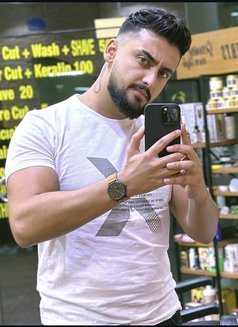 Silent Charm - Acompañante masculino in Dubai Photo 2 of 3