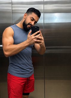 Silent Charm - Acompañante masculino in Dubai Photo 3 of 3
