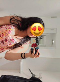 Anny Cam And Real Meet - puta in New Delhi Photo 2 of 5