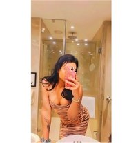 Silk Available in Bangalore - Acompañantes transexual in Bangalore