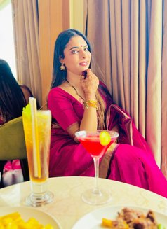 Silk Jaan - Transsexual escort in Pune Photo 15 of 29