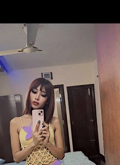 Silky - Transsexual escort in Bangalore Photo 2 of 4