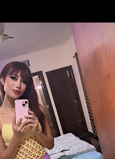 Silky - Transsexual escort in Bangalore Photo 3 of 4