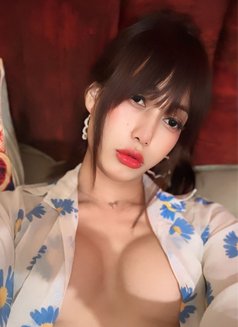 Silky - Transsexual escort in Bangalore Photo 8 of 8