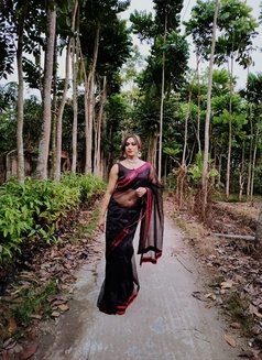 Silky Sunayna - Transsexual escort in Kolkata Photo 4 of 5