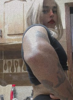 Silla - Transsexual escort in Cairo Photo 5 of 6