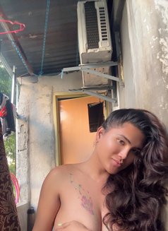 Silly27 - Transsexual companion in Manila Photo 2 of 9