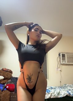 Silly27 - Transsexual companion in Manila Photo 7 of 9