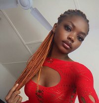 Silver - escort in Accra