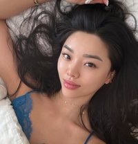 Silvia - escort in Singapore