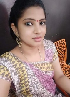 Simaran - escort in Bangalore Photo 3 of 3