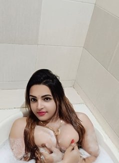 Simi - Transsexual escort in New Delhi Photo 9 of 9