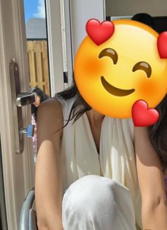 SIMMI 22,(REAL MEET& CAM )VC FREE - adult performer in New Delhi Photo 3 of 5