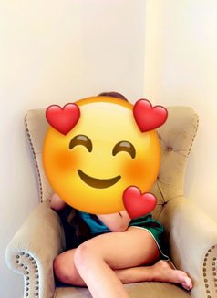 SIMMI 22,(REAL MEET& CAM )VC FREE - adult performer in New Delhi Photo 4 of 5