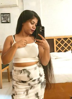 Simmi - escort in Bangalore Photo 1 of 4