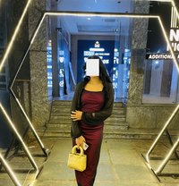 Simmi - puta in New Delhi