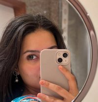 Simmi - escort in Pune