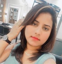 Simmi Individual ( web & Meet ) - puta in Bangalore