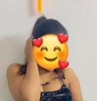 SIMMI 22,(REAL MEET& CAM )VC FREE - adult performer in New Delhi