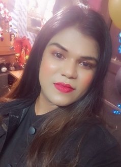 Simmi Roy - Transsexual escort in Kolkata Photo 1 of 18