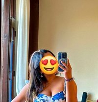 Simmy Collage Girl Waiting Gentlemen - puta in Noida