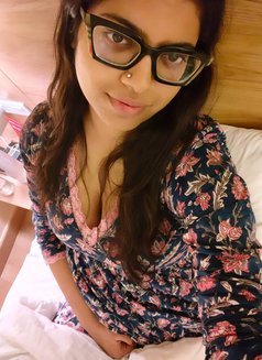 Simmy - escort in Chennai Photo 2 of 19