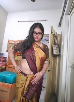Simmy - escort in Chennai Photo 9 of 19